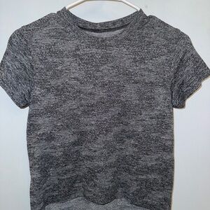 Lululemon cropped size small tee